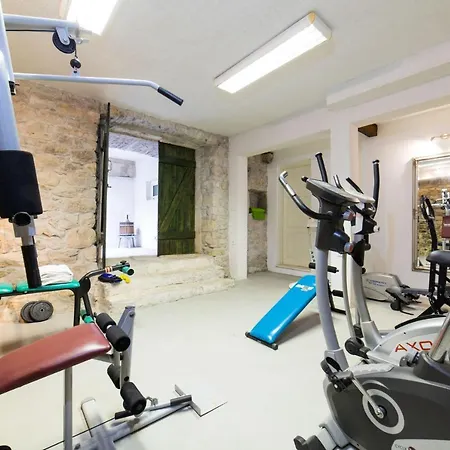 Providenca Вилла Каштела